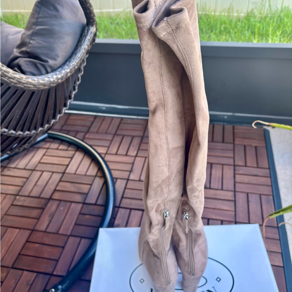 Steve Madden Taupe suede Over the Knee Boots - Picture 4 of 7